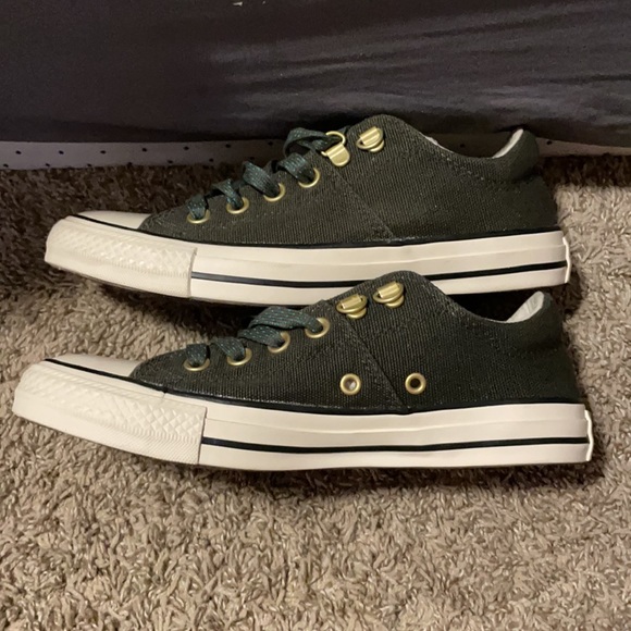 Converse NWOT - Picture 3 of 8